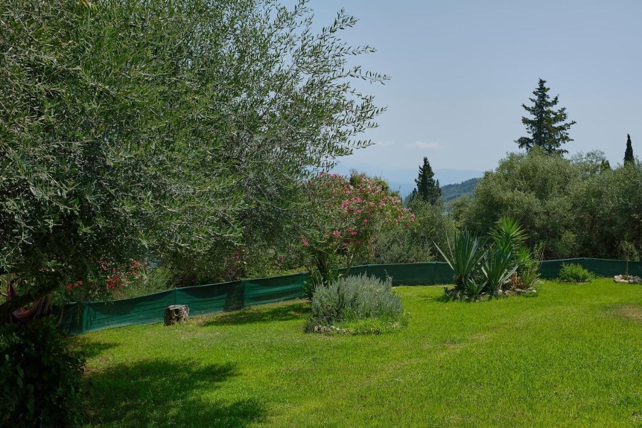 Villa Boukari Chlomos Eksteriør billede